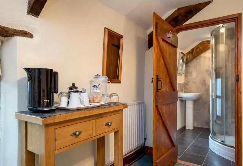 デラックスルーム, The White Cottage B&b