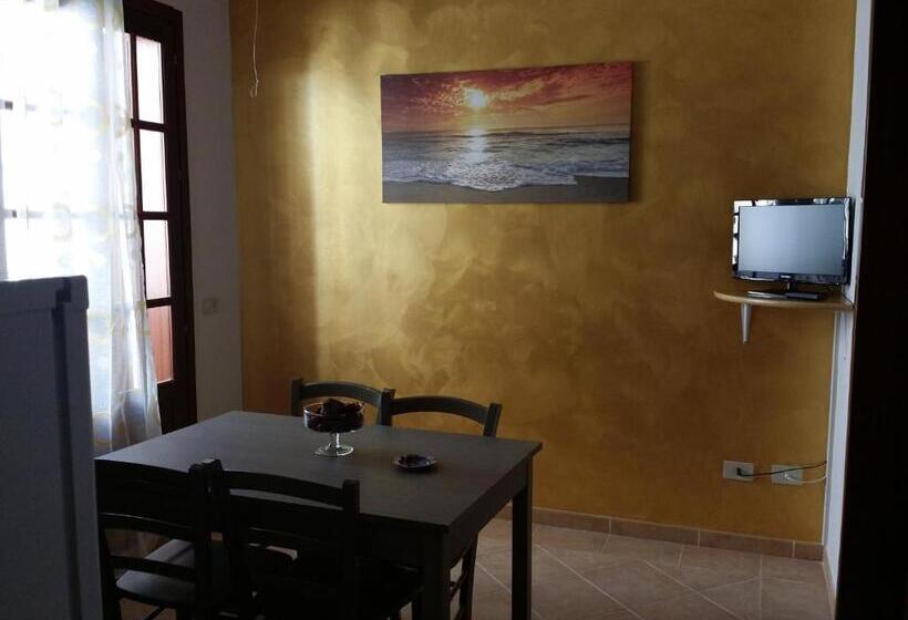 آپارتمان 1 خوابه با بالکن, B&b La Pergola