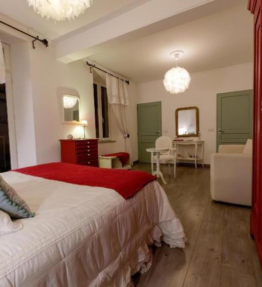 庭の見えるスタンダードトリプルルーム, Chambres D Hôtes L Oréliane En Provence Spa Bien être