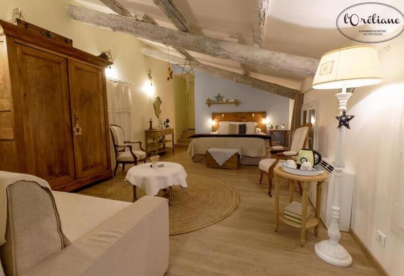 キングサイズベッドのスイートルーム, Chambres D Hôtes L Oréliane En Provence Spa Bien être