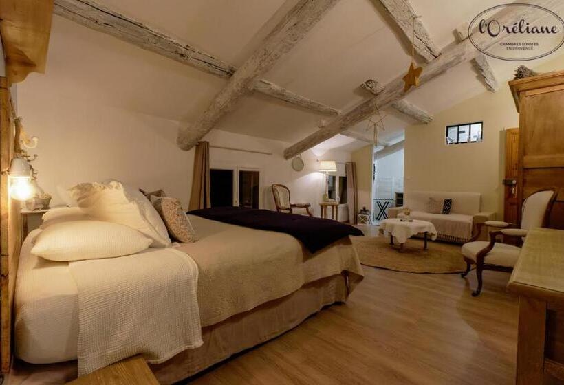 キングサイズベッドのスイートルーム, Chambres D Hôtes L Oréliane En Provence Spa Bien être