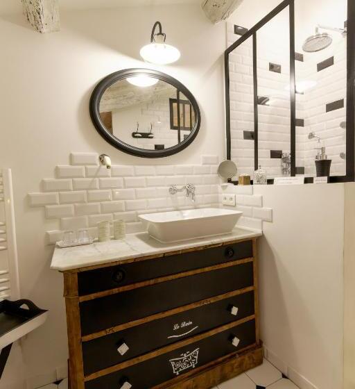 キングサイズベッドのスイートルーム, Chambres D Hôtes L Oréliane En Provence Spa Bien être