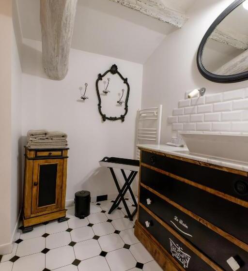 キングサイズベッドのスイートルーム, Chambres D Hôtes L Oréliane En Provence Spa Bien être