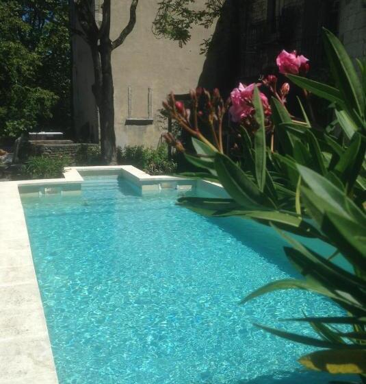 家庭间, Chateau De La Bastide