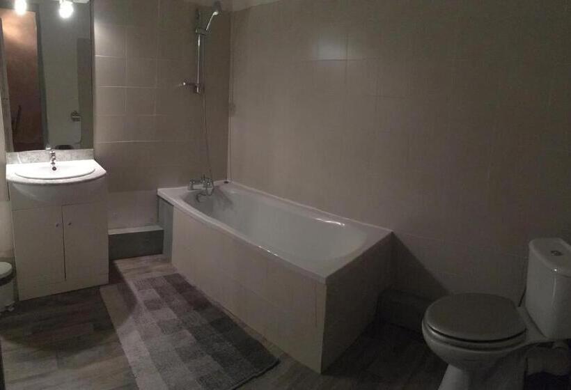 家庭间, Chateau De La Bastide