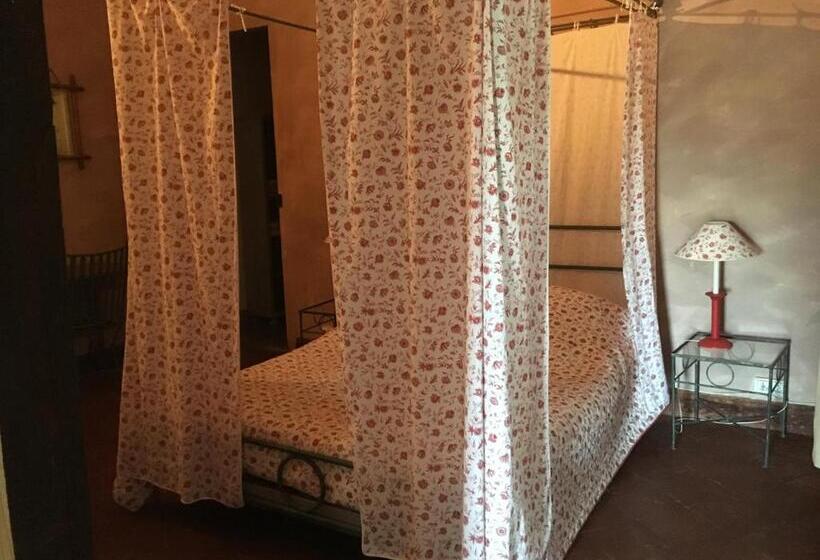 家庭间, Chateau De La Bastide