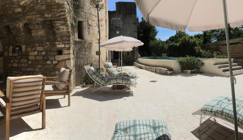 带露台的标准工作室, Chateau De La Bastide