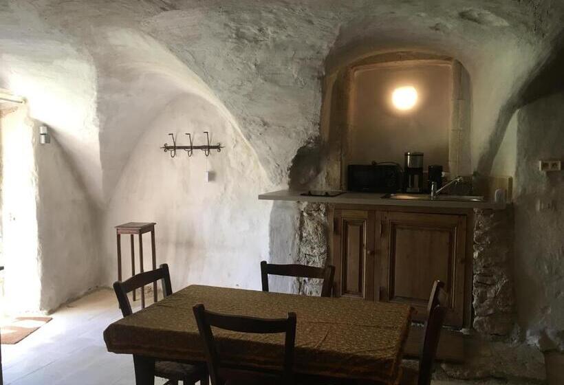 带露台的标准工作室, Chateau De La Bastide