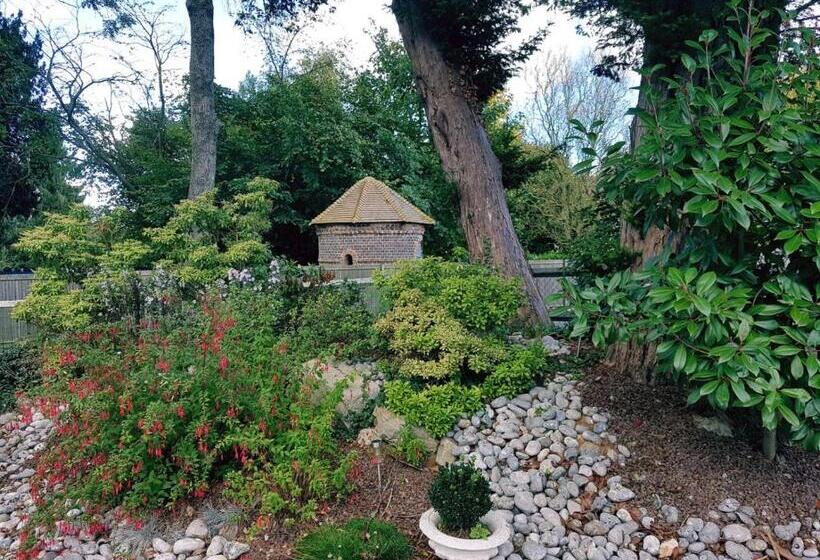 Трехместный Номер Стандарт Вид на Сад, Manoir De L As De Trèfle