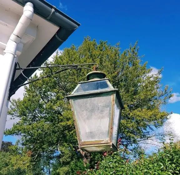 庭の見えるスタンダードトリプルルーム, Manoir De L As De Trèfle