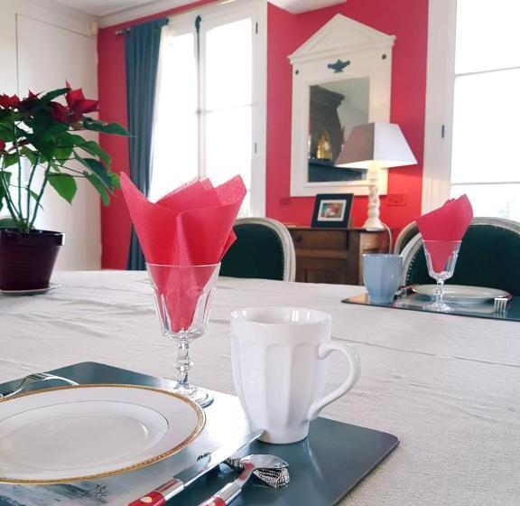 Трехместный Номер Стандарт Вид на Сад, Manoir De L As De Trèfle