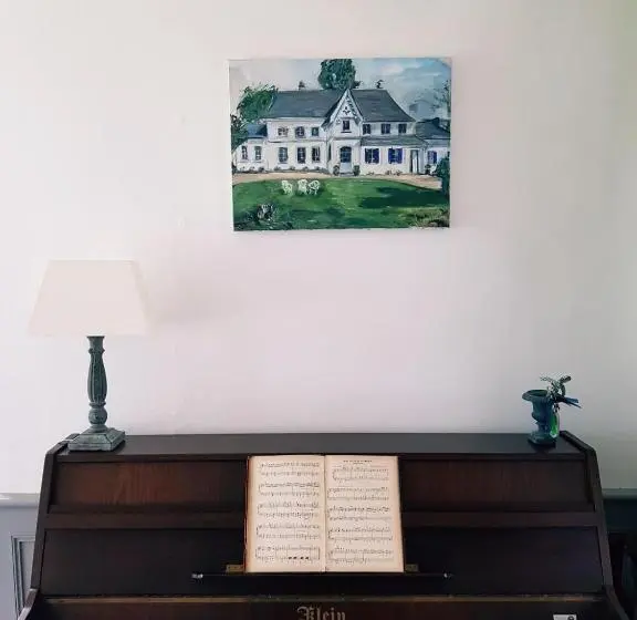 庭の見えるスタンダードトリプルルーム, Manoir De L As De Trèfle
