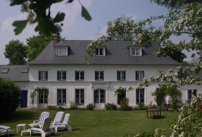 带花园景观的标准三人间, Manoir De L As De Trèfle