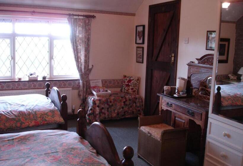 חדר סטנדרט, Five Saints Farmhouse B&b