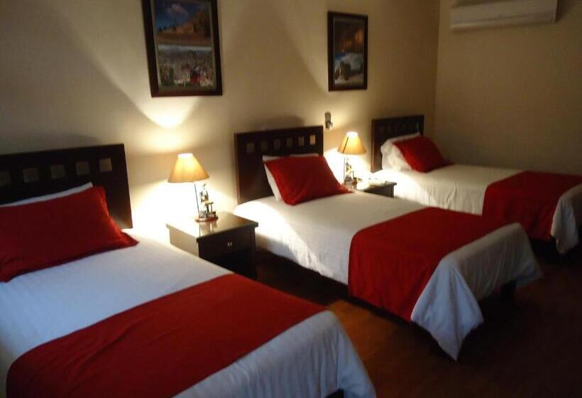 スタンダードトリプルルーム, Plaza San Carlos