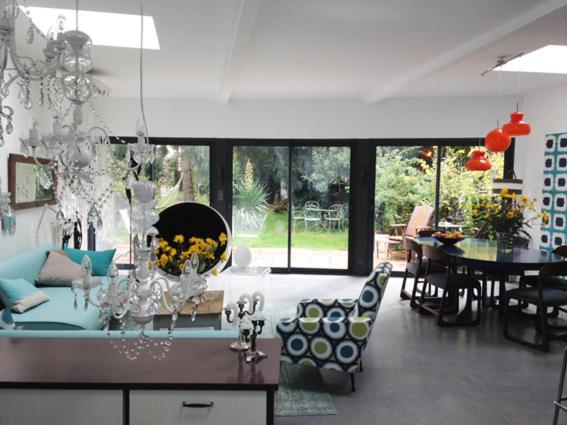 スタンダードルーム, La Maison Bleue