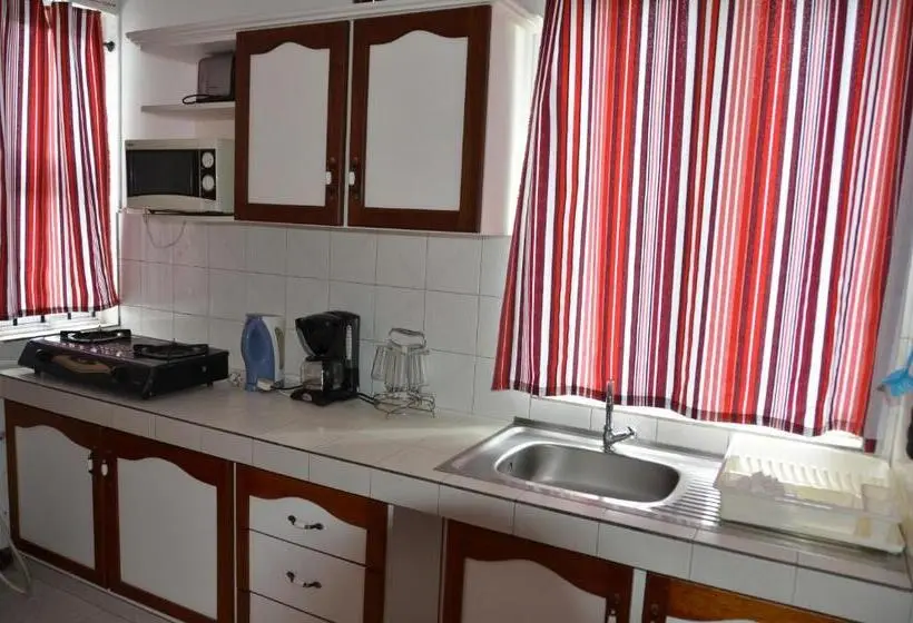 استودیوی استاندارد, Les Gentilhommieres Guest House