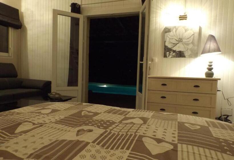 스탠다드 스튜디오 풀장 전망, Gite Les Bois 1