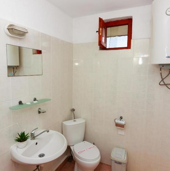 غرفة قياسية, Villa Rezos