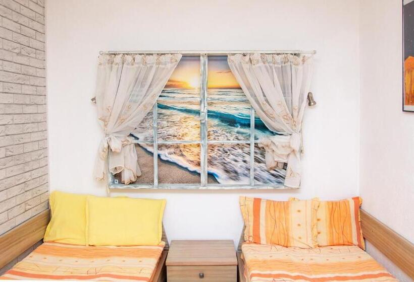 Quarto Triplo Estandar, Villa Rezos