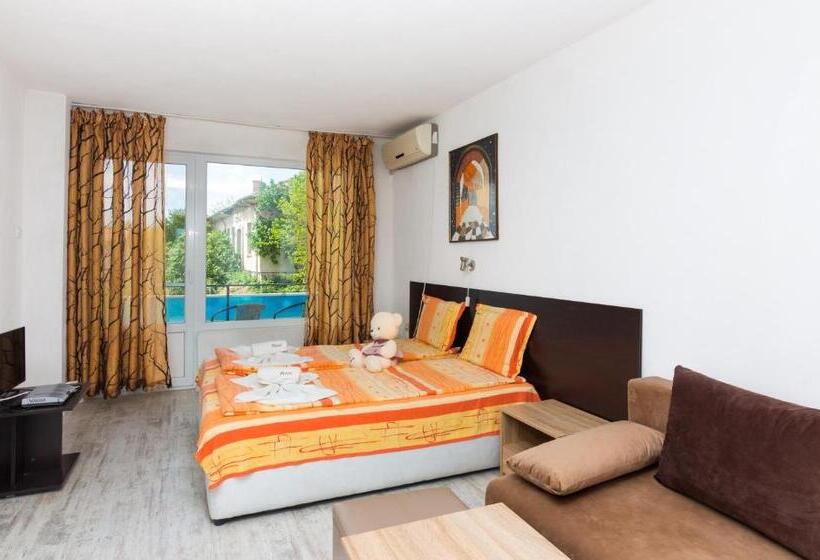 Номер Стандарт Трехместный, Villa Rezos