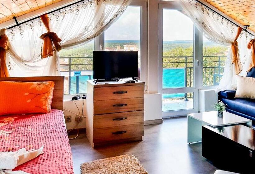 غرفة قياسية رباعية, Villa Rezos