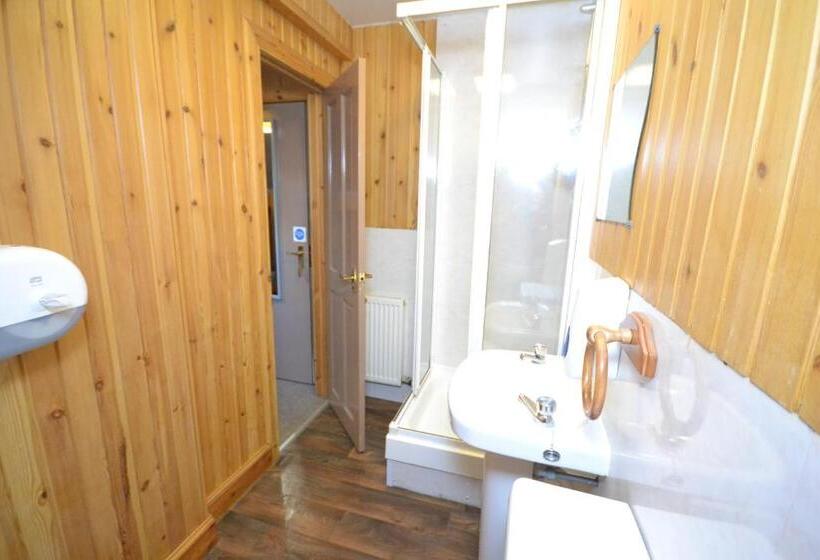 غرفة قياسية ثلاثية, Blackwater Hostel