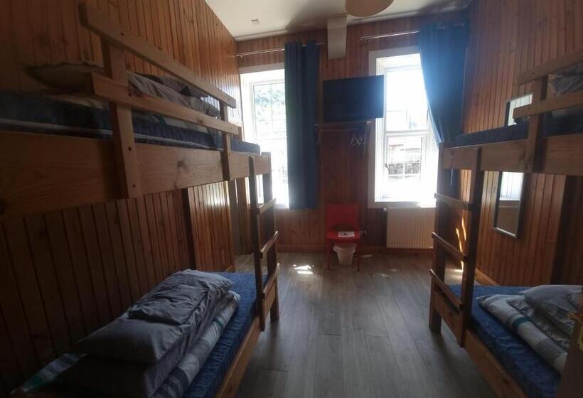 غرفة قياسية رباعية, Blackwater Hostel