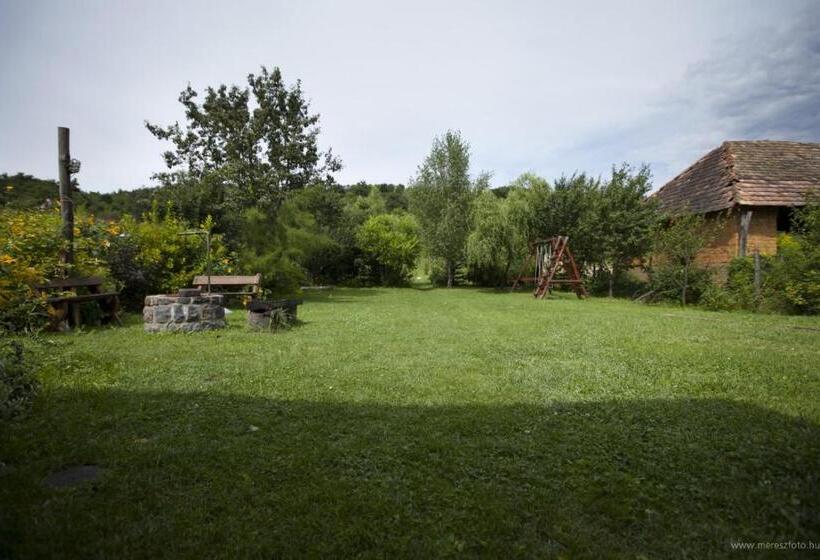 شاليه سوبيريور غرفة نوم واحدة, ács Kúria