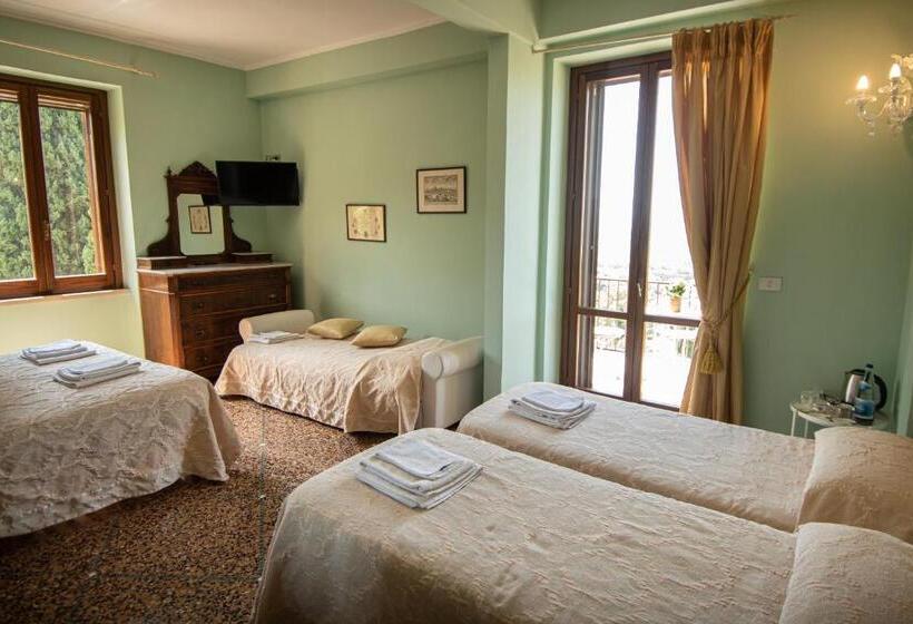اتاق استاندارد چهارنفره با بالکن, Agriturismo Villa Val D Olivi