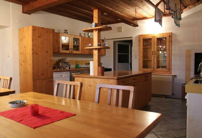 带露台两卧公寓, Hirmhof