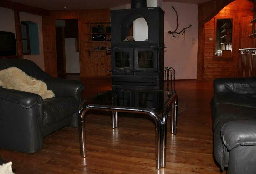 带露台两卧公寓, Hirmhof