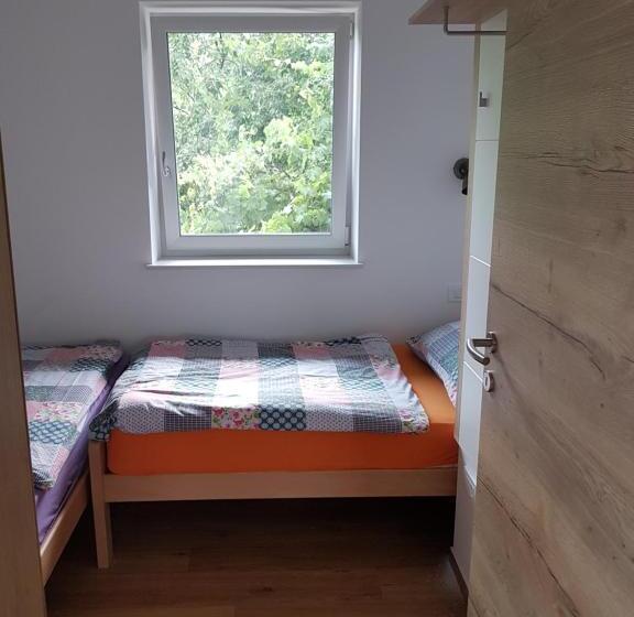 2 Bedrooms Apartment Mountain View, Garden Apartments Maria