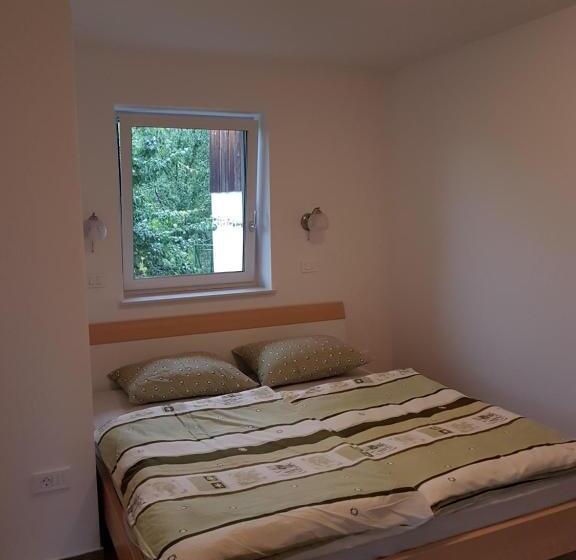 2 Bedrooms Apartment Mountain View, Garden Apartments Maria