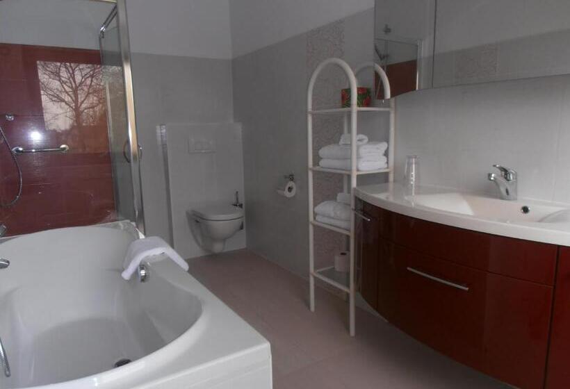 غرفة ديلوكس مطلّة علي الحديقة, B&b Jossefin Tuinen