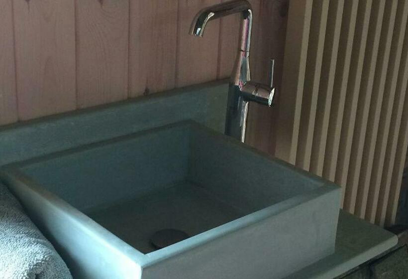 بنجلو قياسى, B&b Le Manoir D Ange