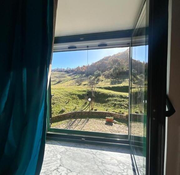 חדר משפחתי, Il Gelso