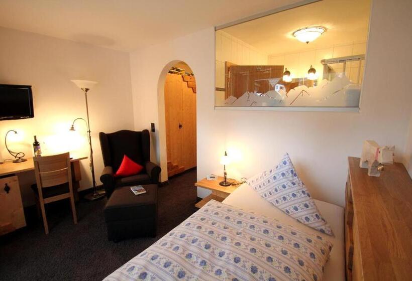 Номер Стандарт Индивидуальный с Балконом, Gästehaus Sinz