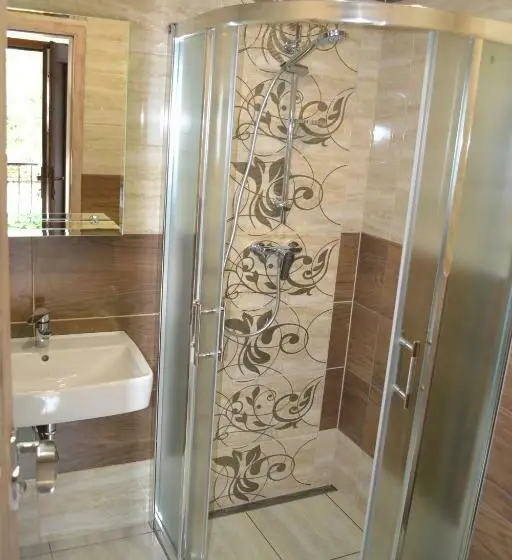 Perhestudio, Penzión štrba