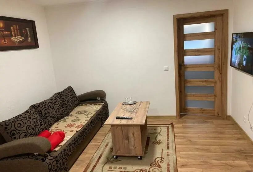 Huoneisto 1 Makuuhuone Pohjakerros, Penzión štrba