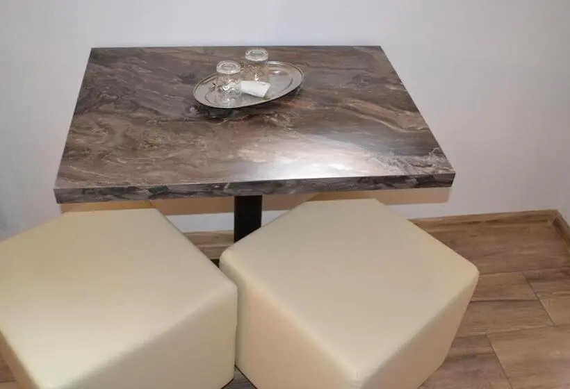Perhestudio, Penzión štrba