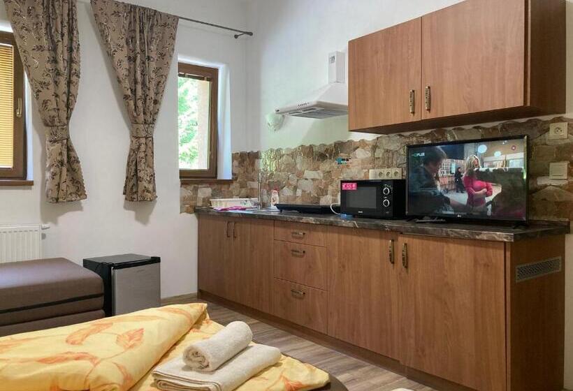 패밀리 스튜디오, Penzión štrba