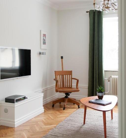 דירת 2 חדרי שינה עם נוף לגינה, Sköna Hönor Apartments