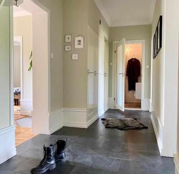 דירת 2 חדרי שינה עם נוף לגינה, Sköna Hönor Apartments