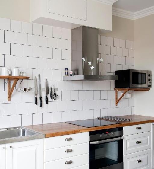 דירת שני חדרים עם מרפת, Sköna Hönor Apartments