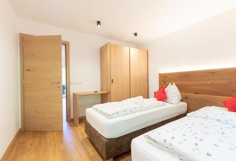 带露台两卧公寓, Haus Christian