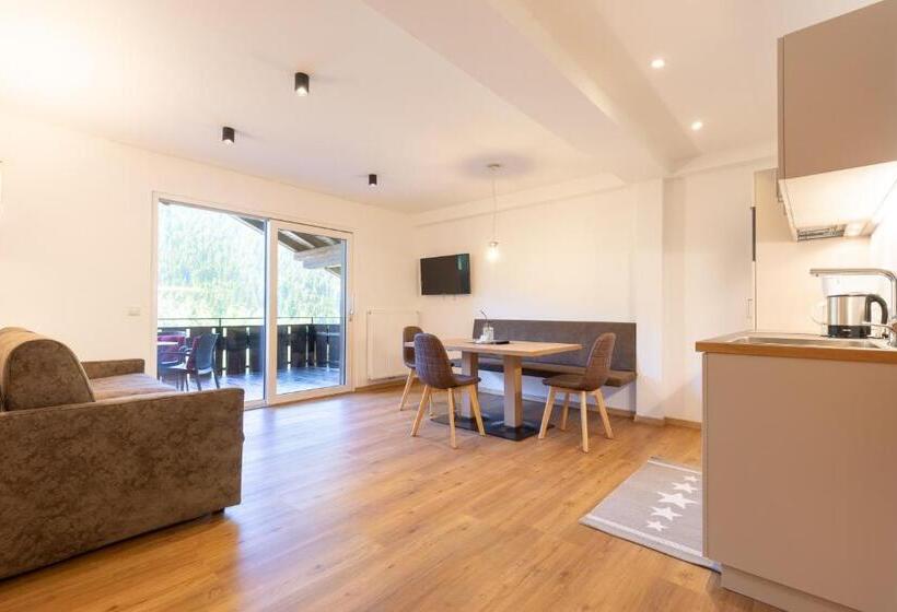 带露台两卧公寓, Haus Christian