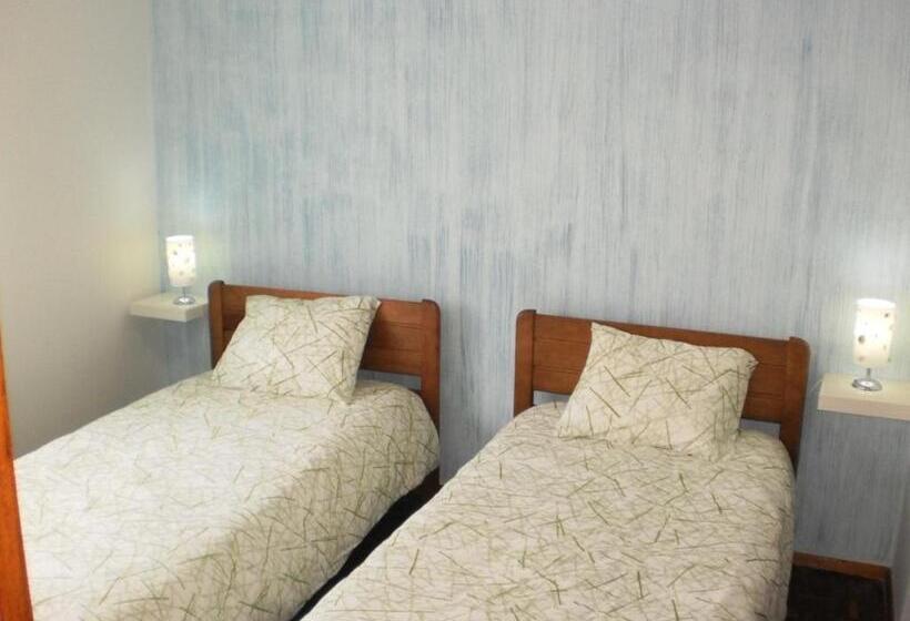 Дом 4 Спальни, Swordfish Eco House Peniche