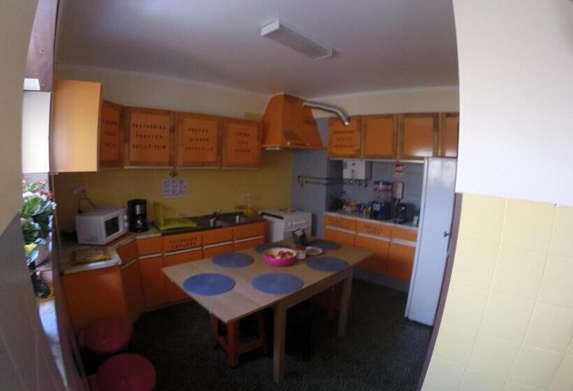 Дом 4 Спальни, Swordfish Eco House Peniche