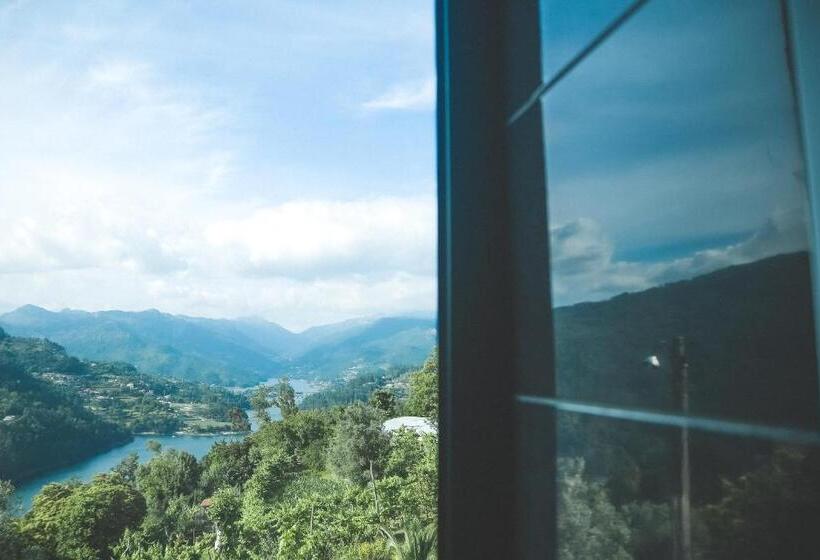 발코니가 있는 스위트, Quinta De Calvelos